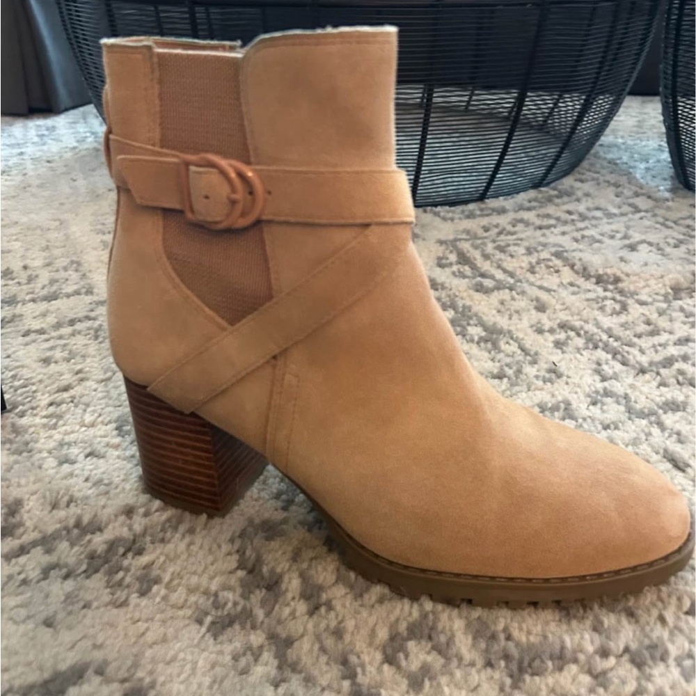 Blondo Tan Suede Ankle waterproof  Boots